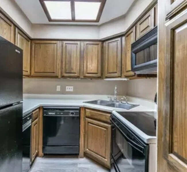 Photo - 921 Marine Dr Unit 205