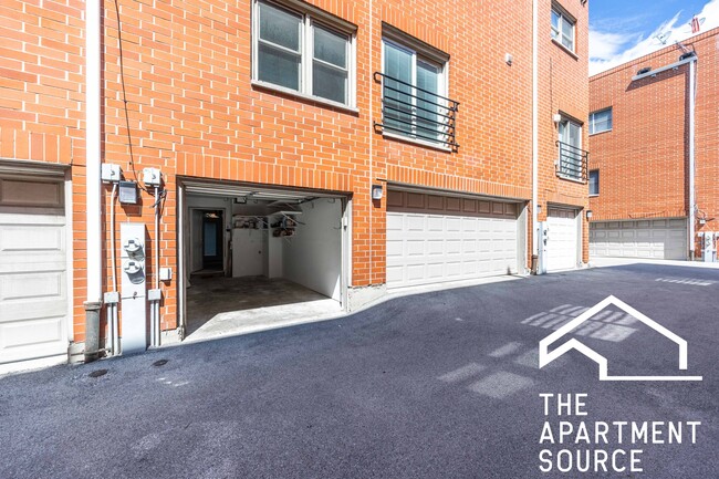 Photo - 855 W Erie St