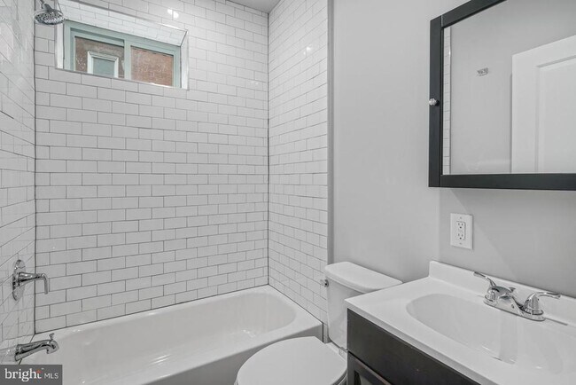 Building Photo - 2327 Wharton St Unit 2