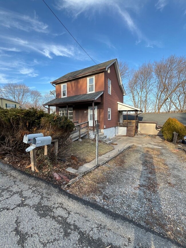 Building Photo - 485 S Walnut St Unit 485 South Walnut St