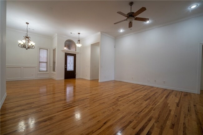 Building Photo - 4604 SW Swinton Dr