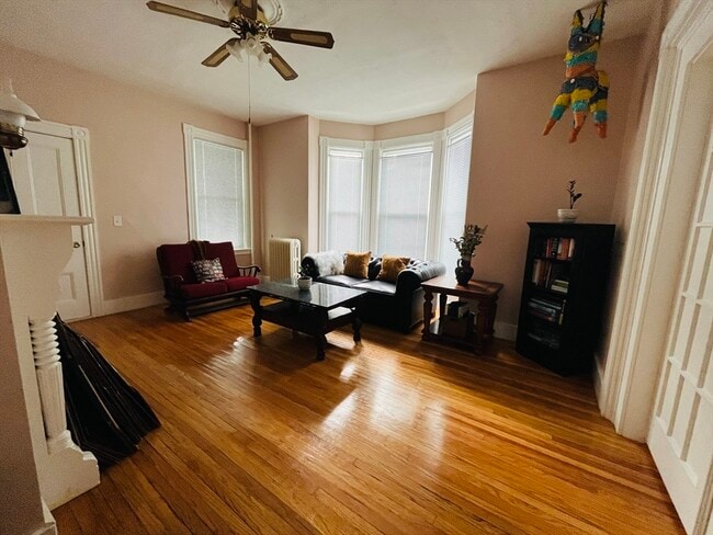 Building Photo - 43 Dartmouth St Unit 1 Rental