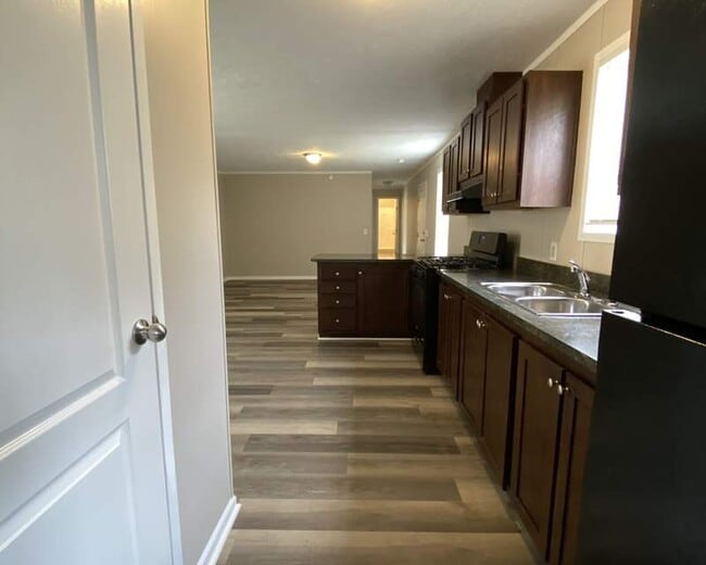 Photo - 215 Macon Dr