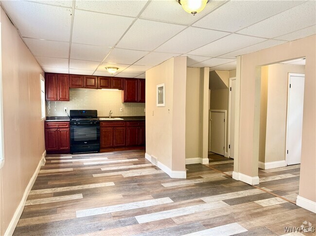 Building Photo - 51 Days Park Rental