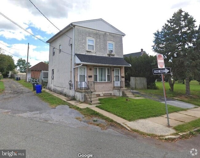 Building Photo - 184 S Roland St Rental