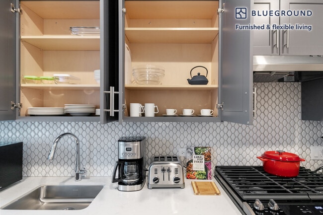 Photo - 450 W Belmont Ave Unit FL15-ID202