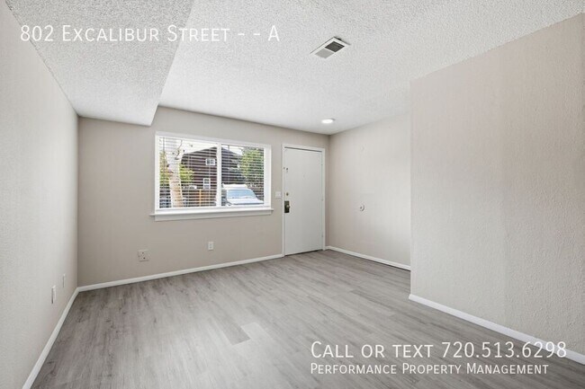 Photo - 802 Excalibur St
