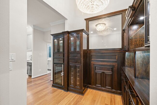 Photo - 4023 Breakwood Dr