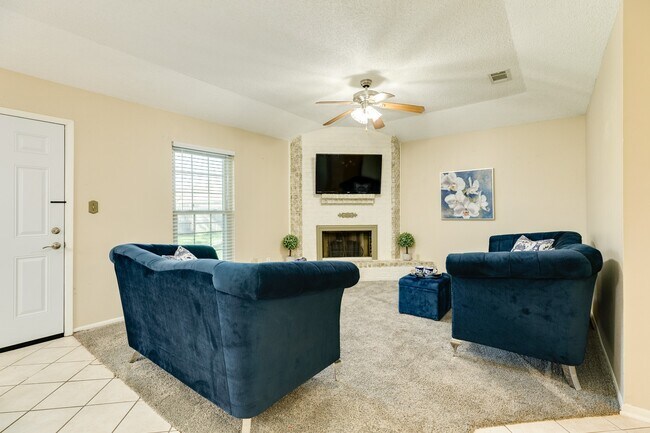Photo - 530 Tall Timber Dr