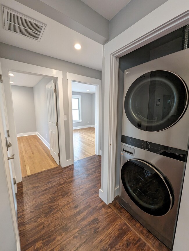 Photo - 150 Orange St Unit 3