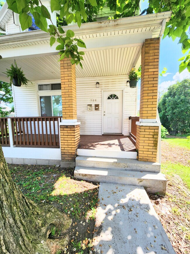 Photo - 736 Clarissa St Unit 2
