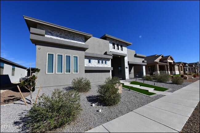 Photo - 2712 Sammy Cervantes St