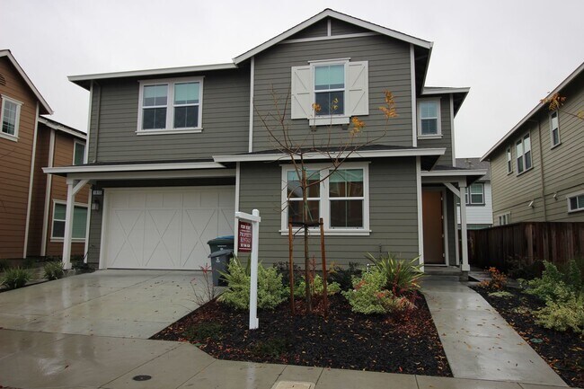 5 Bedroom 2-story home in W section of Roh... - 5 Bedroom 2-story home in W section of Roh...