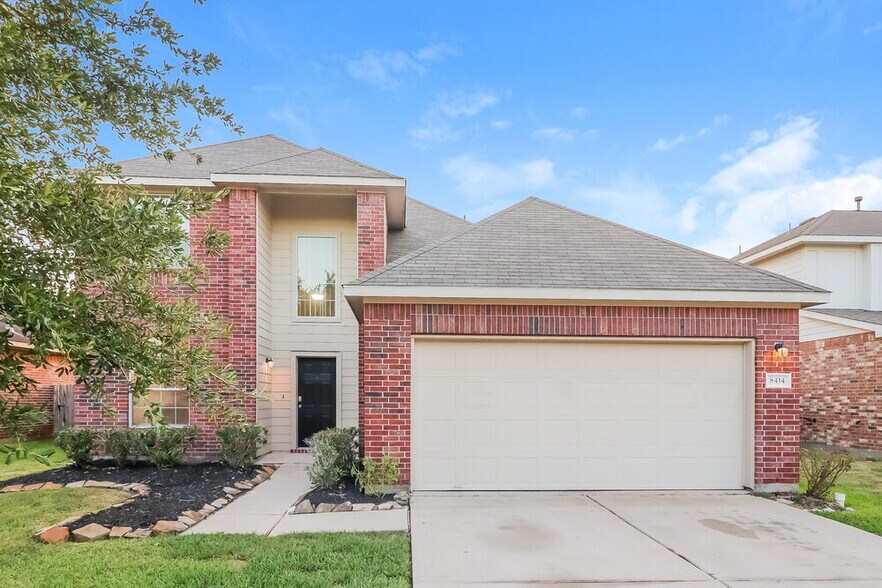 8414 Parapet Pl