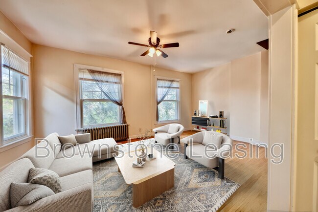 Building Photo - 1122 Emerson St