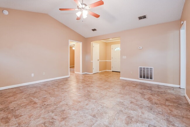1364 Trotters Walk Way