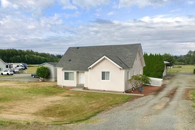 Building Photo - 14318 67th Ave NE Unit 14318