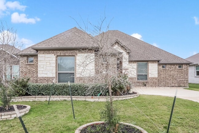 Building Photo - 220 Watson St