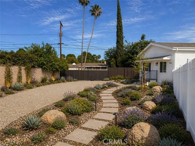 Photo - 9132 Balcom Ave