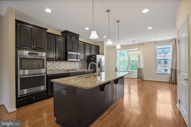 Photo - 43393 Charitable St