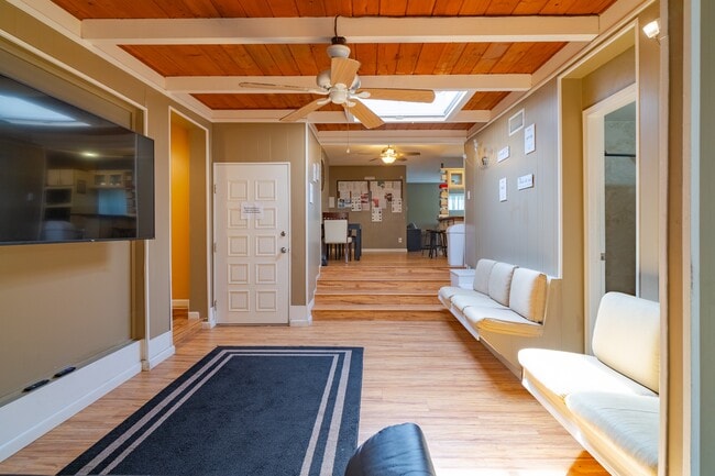 Photo - 5001 54th St