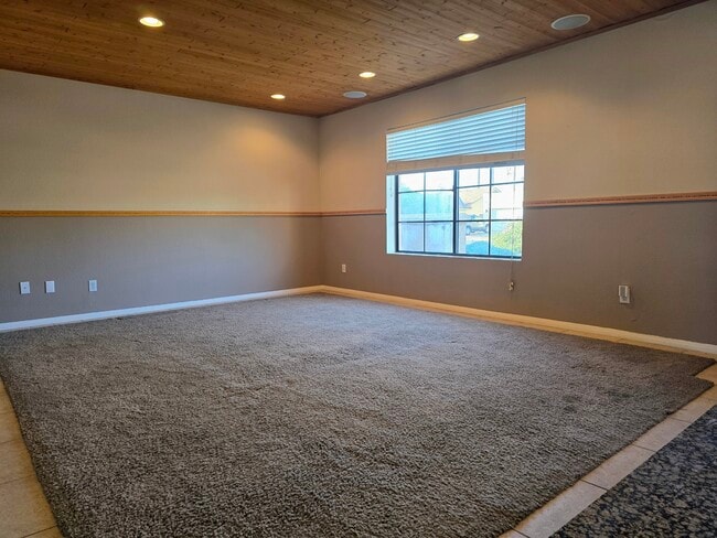 Photo - 1827 E Manhatton Dr House