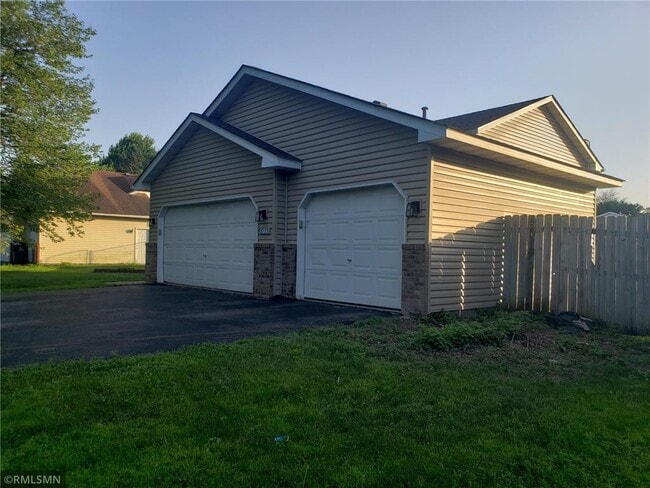 Building Photo - 6533 Douglas Dr N Rental