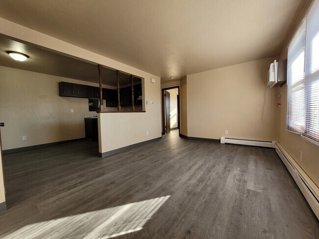 Photo - 523 Spinnaker Ln