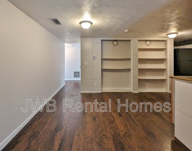 Photo - 851 Bert Rd Unit 7