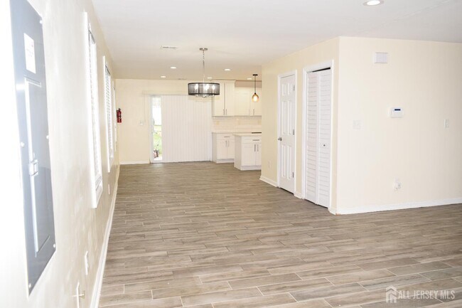 Photo - 424 Remsen Ave