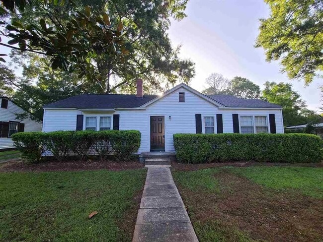 Building Photo - 406 Chamlee Dr