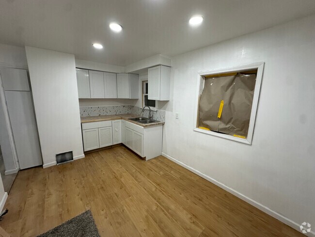 Building Photo - 3613 Proctor St Rental