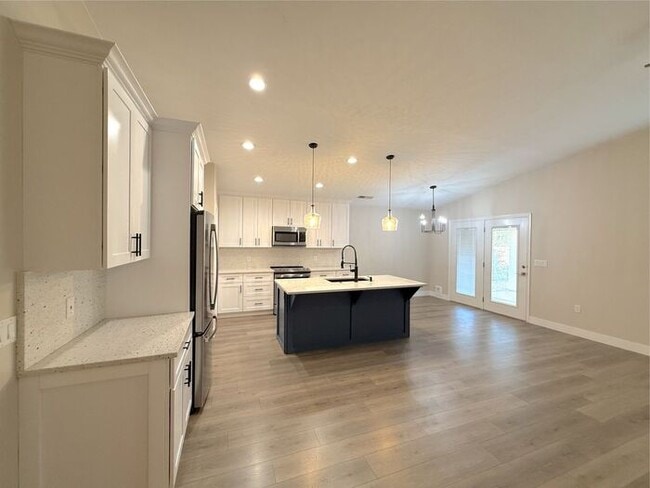 Photo - 3 bed, 2 bath home with 2 car garage