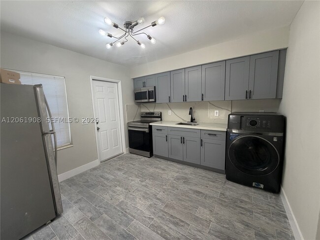 Photo - 1140 NE 1st St Unit 1140