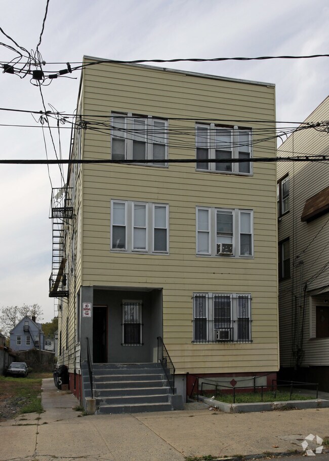 15 Van Nostrand Ave OffCampus Housing, Jersey City, NJ ForRentUniversity