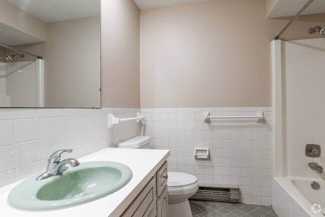 3 bedroom/ 2 Bath - 1,550 SQ Ft