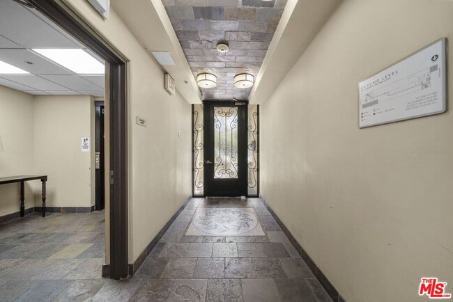 5315 Bellingham Ave Unit 204