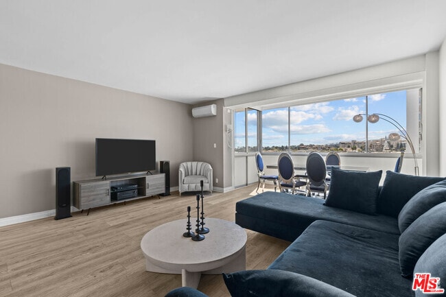 Building Photo - 969 Hilgard Ave Unit 809 Rental