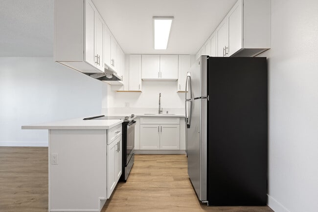 Building Photo - The Hills at Fashion Valley