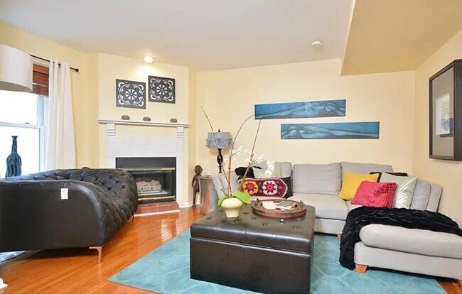 Photo - 1236R South St