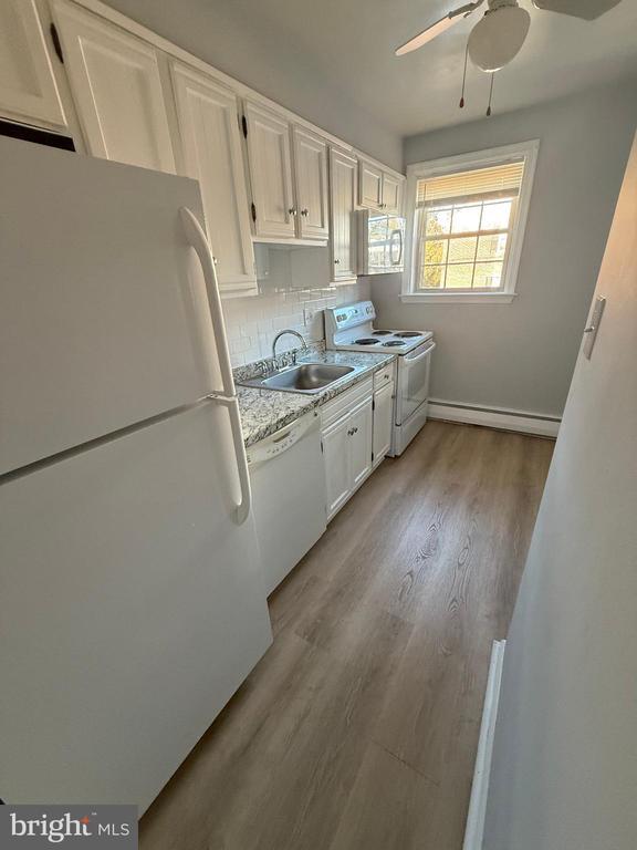 Photo - 27 Wallingford Ave