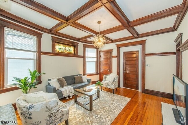 Building Photo - 207 Hillside Ave Rental