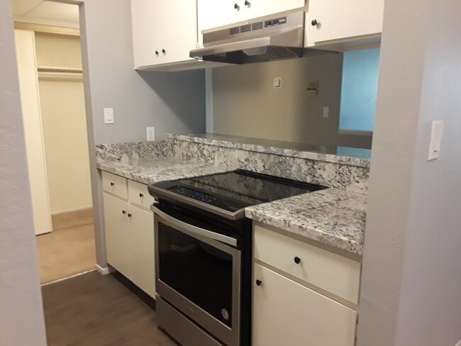 2 bedroom 2 bath in Southwest Reno - 2 bedroom 2 bath in Southwest Reno House