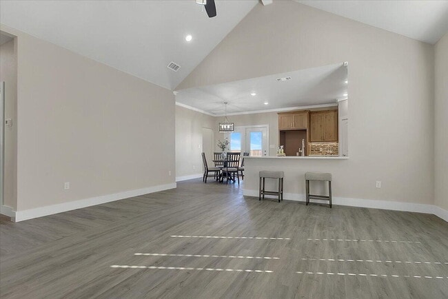 Photo - 133 Calvin Dr