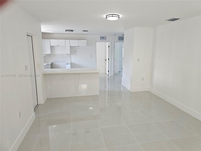 Photo - 1749 NW 69th St Unidad 1