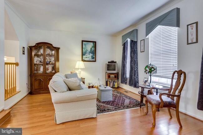 Photo - 6328 Dunman Way