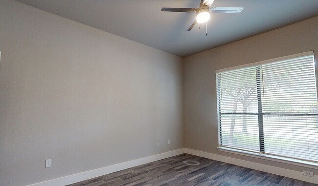 Photo - 1 Bedroom Beauty – Get Up to $750 Off Move... Unit BFL