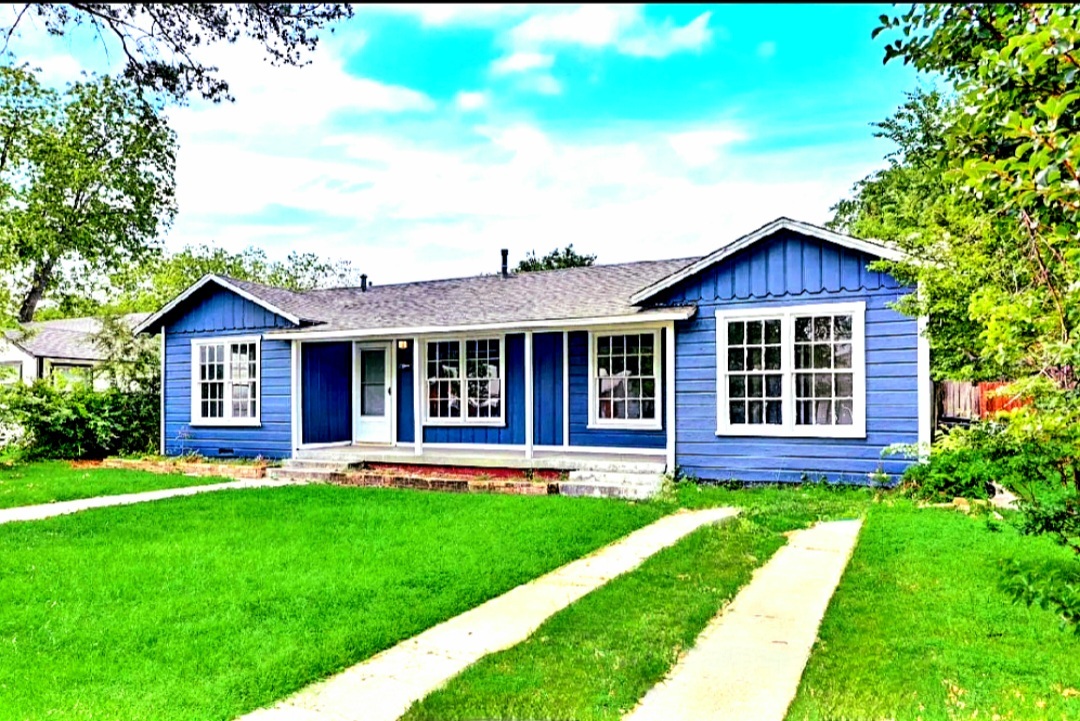 Photo - 1420 Bennett Dr House