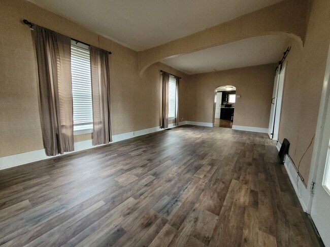 Photo - 347 Midland Ave