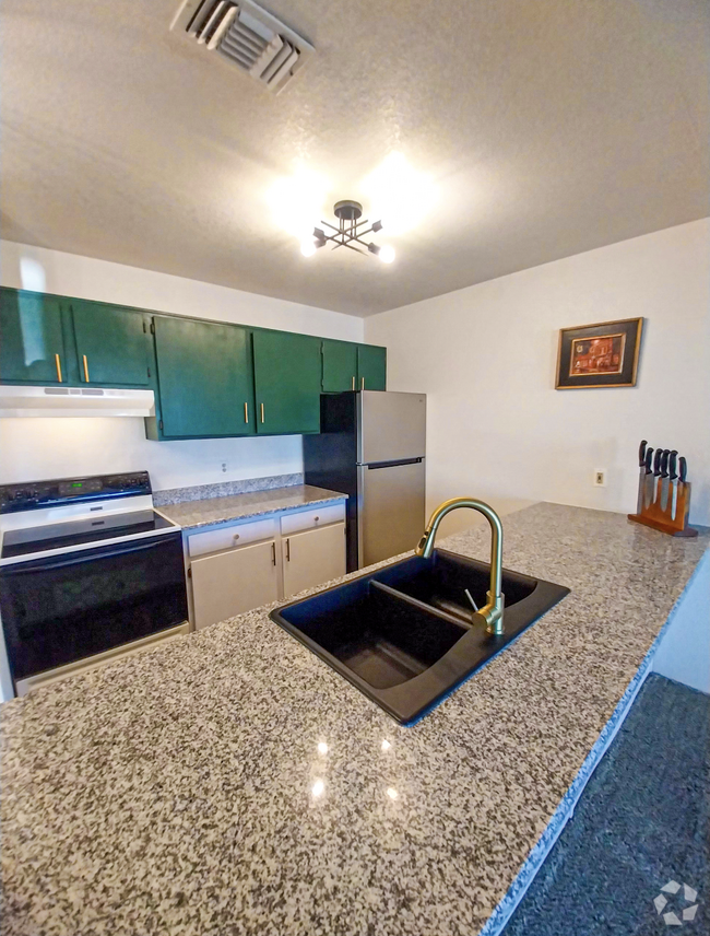 Building Photo - 4100 E Mission Ln Unit D Rental